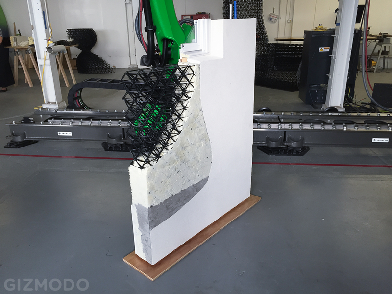 Illustration for article titled The World’s Biggest Free Form 3D Printer Is Being Used to Build Houses